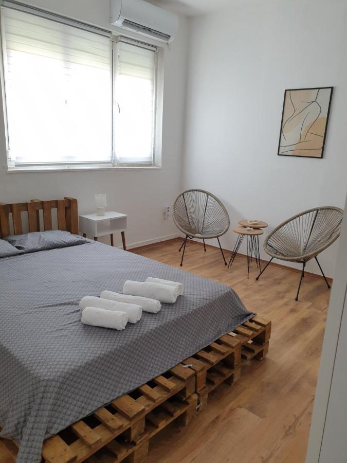 Fenix Apartman II ซาเยชาร์ ภายนอก รูปภาพ